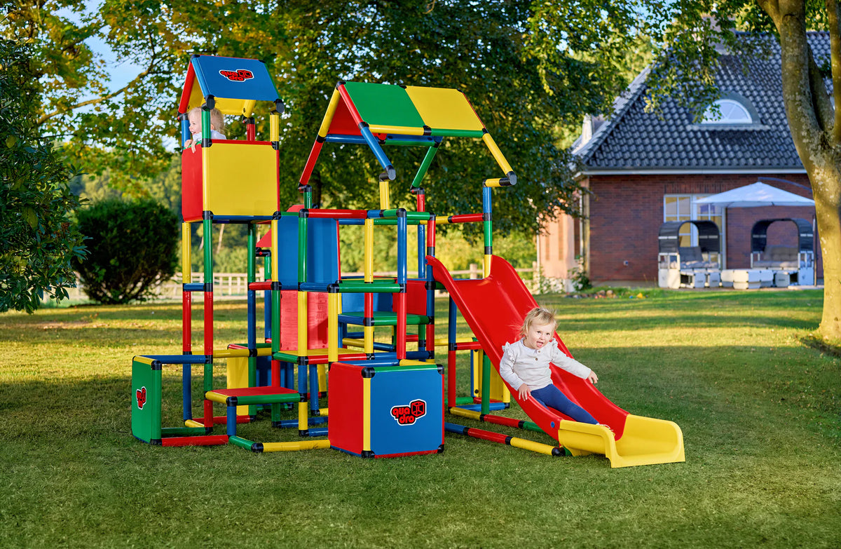QUADRO Kletterparcours mit Kletterpyramide – Aufbauvariante 1