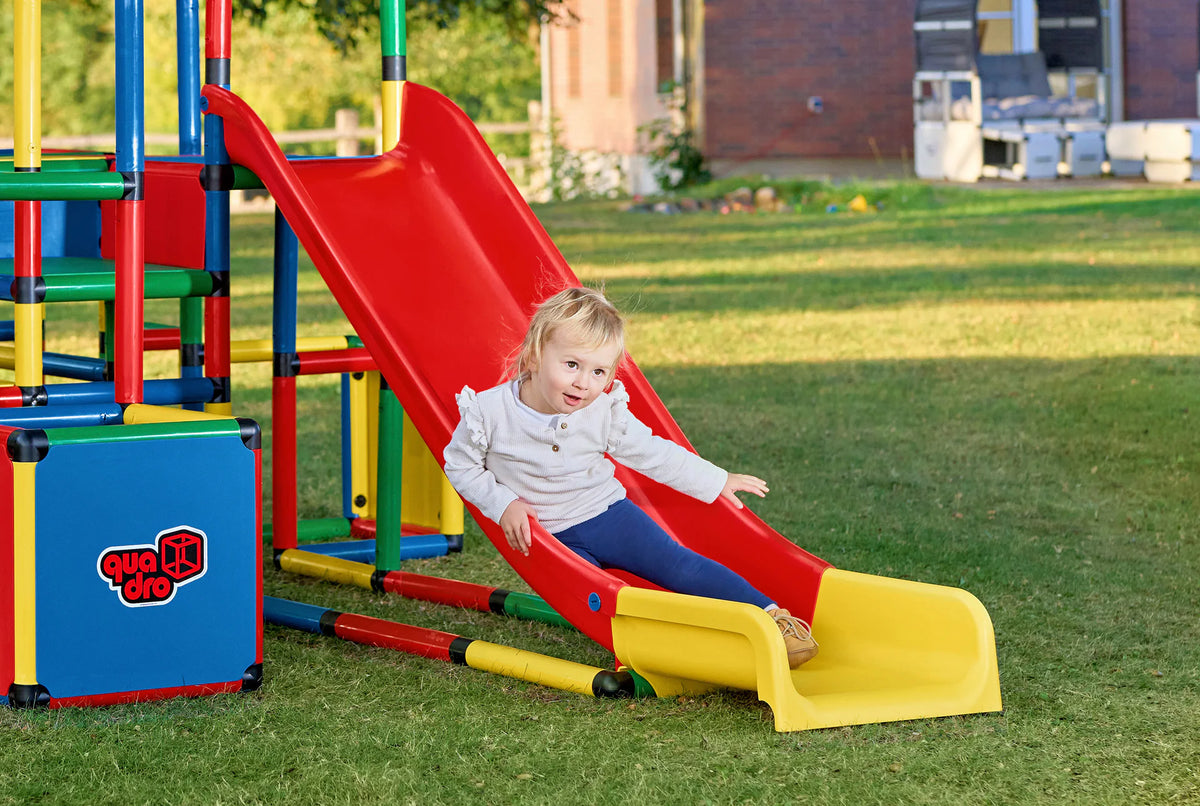 QUADRO Kletterparcours mit Kletterpyramide – Aufbauvariante 6